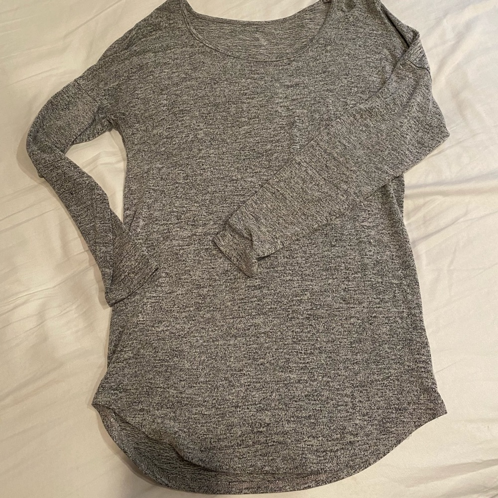Grey long sleeve tee